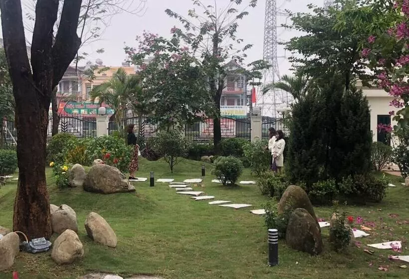 هتل Quynh Trang Hung Yen