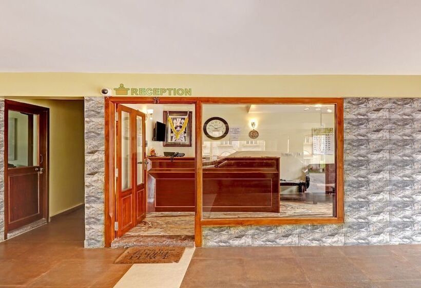 Hotel Treebo Aall Season