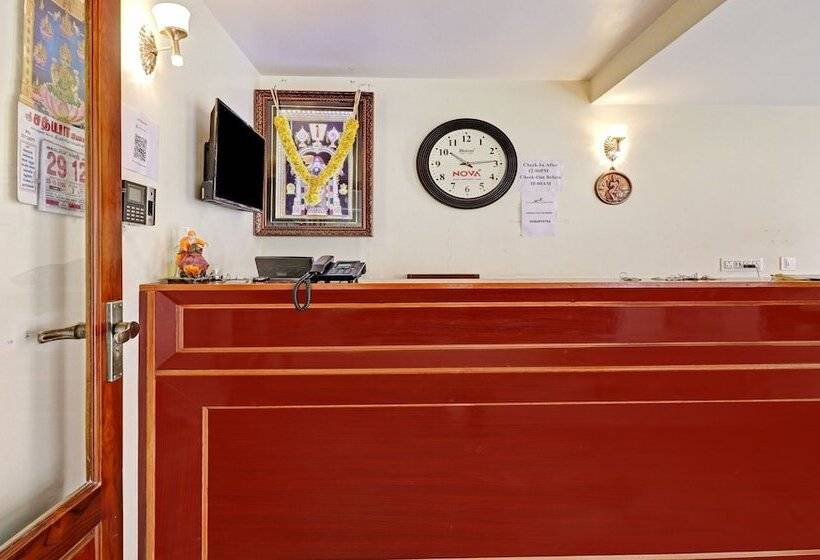 Hotel Treebo Aall Season