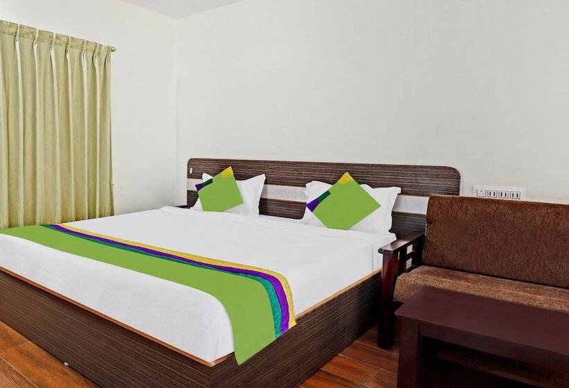 Hotel Treebo Aall Season