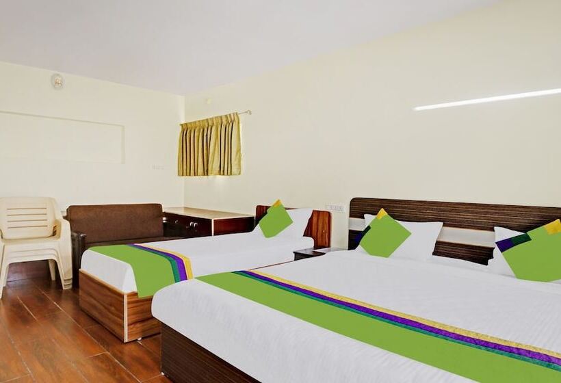 Hotel Treebo Aall Season