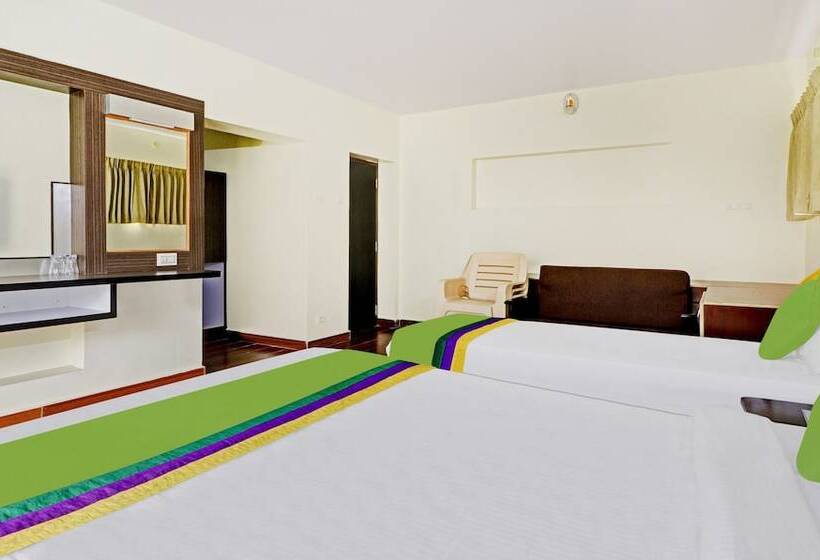 Hotel Treebo Aall Season