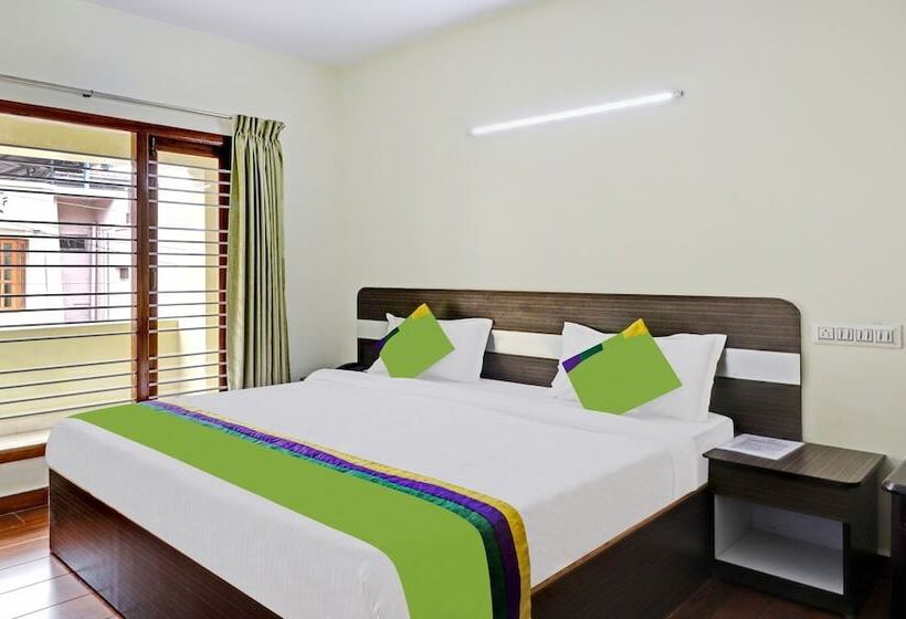 Hotel Treebo Aall Season