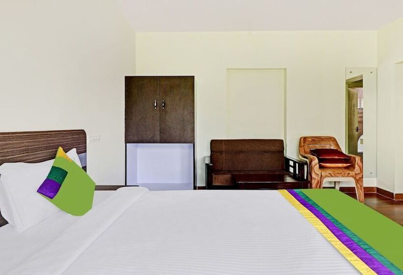 Hotel Treebo Aall Season