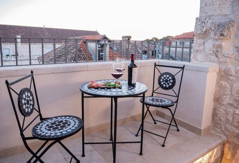 هتل Villa Porta Maestra