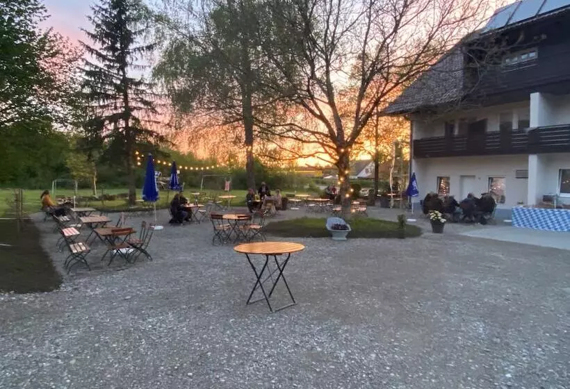 Hotelli Zum Bayrischen Wirt