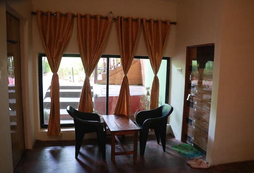 Istaqbal Hotel Mukki