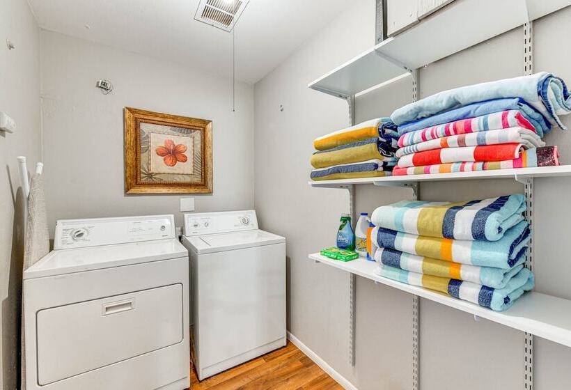 Mesa Outdoor Oasis W/ Private Pool & Patio!