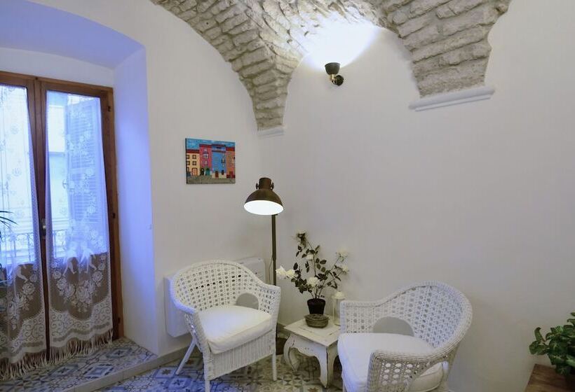 Резиденция Charming, Spacious 3 Bedroom Townhouse