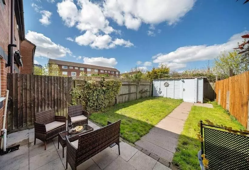 レジデンス Spacious 3 Bed House Garden Parking Wifi Smart Tv