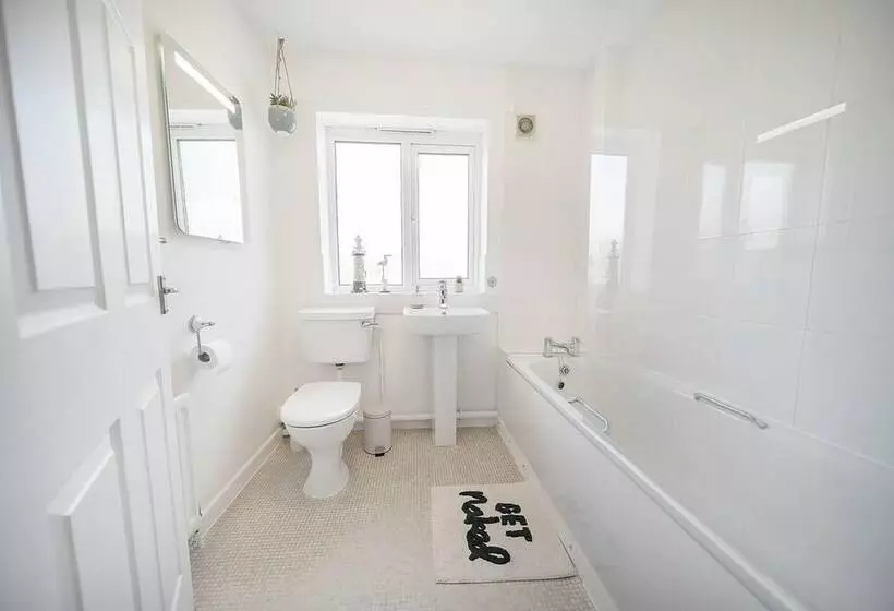 レジデンス Spacious 3 Bed House Garden Parking Wifi Smart Tv