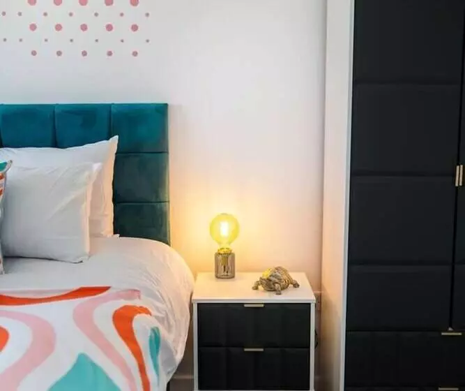 レジデンス Spacious 3 Bed House Garden Parking Wifi Smart Tv