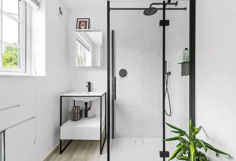 Residenssi Stunning 3 Bed House In Saffron Walden