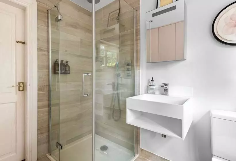 Residenssi Stunning 3 Bed House In Saffron Walden