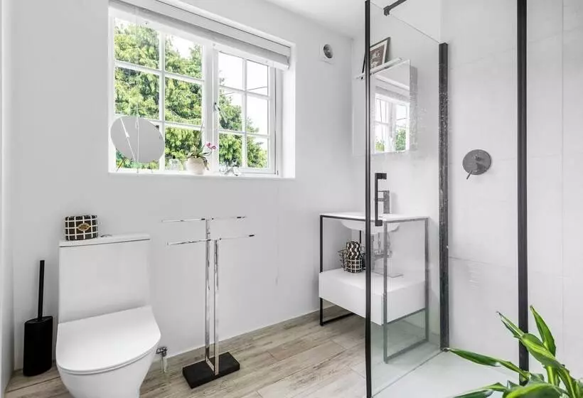 Residenssi Stunning 3 Bed House In Saffron Walden