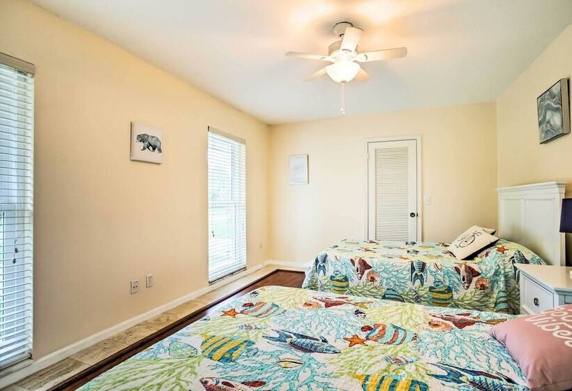 Riviera Beach Vacation Home W/ Pool: Walk To Beach