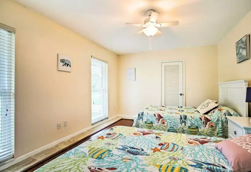 Riviera Beach Vacation Home W/ Pool: Walk To Beach