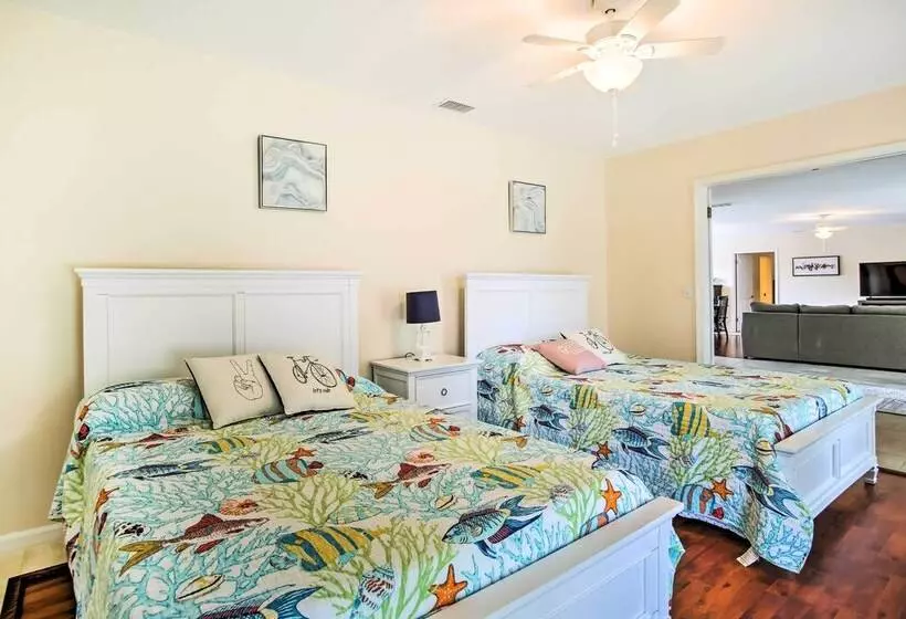 Riviera Beach Vacation Home W/ Pool: Walk To Beach