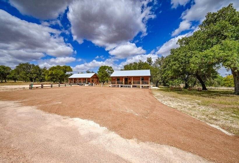 Rustic Cabin With Firepit And Grill   10 Mins To Main St