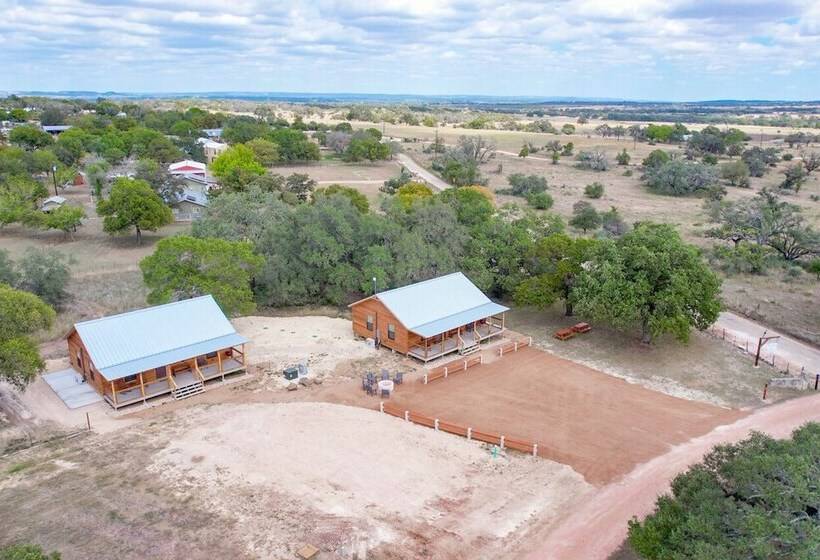 Rustic Cabin With Firepit And Grill   10 Mins To Main St