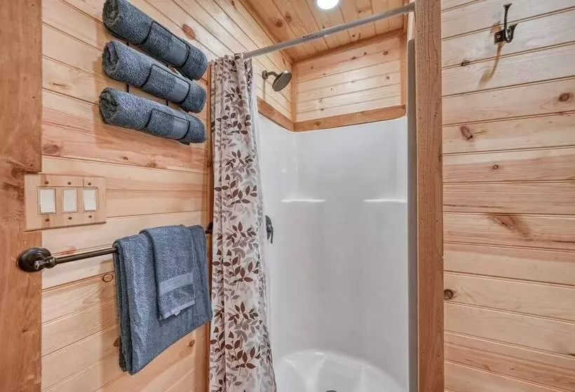 Rustic Cabin With Firepit And Grill   10 Mins To Main St