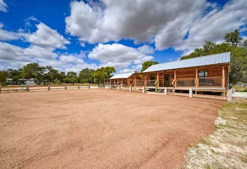 Rustic Cabin With Firepit And Grill   10 Mins To Main St