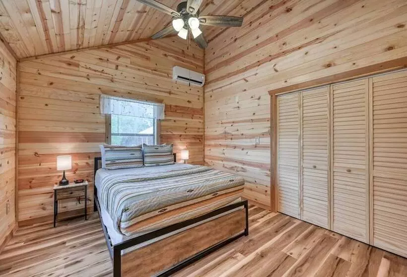 Rustic Cabin With Firepit And Grill   10 Mins To Main St