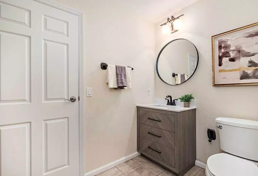 Sunny Waterfront Home By West Palm W/ Hot Tub!