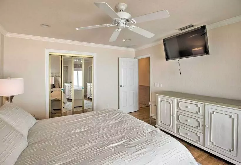 Sunny Waterfront Home By West Palm W/ Hot Tub!