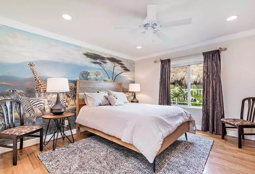 Sunny Waterfront Home By West Palm W/ Hot Tub!