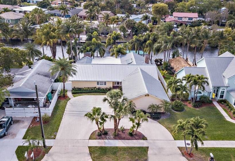 Sunny Waterfront Home By West Palm W/ Hot Tub!