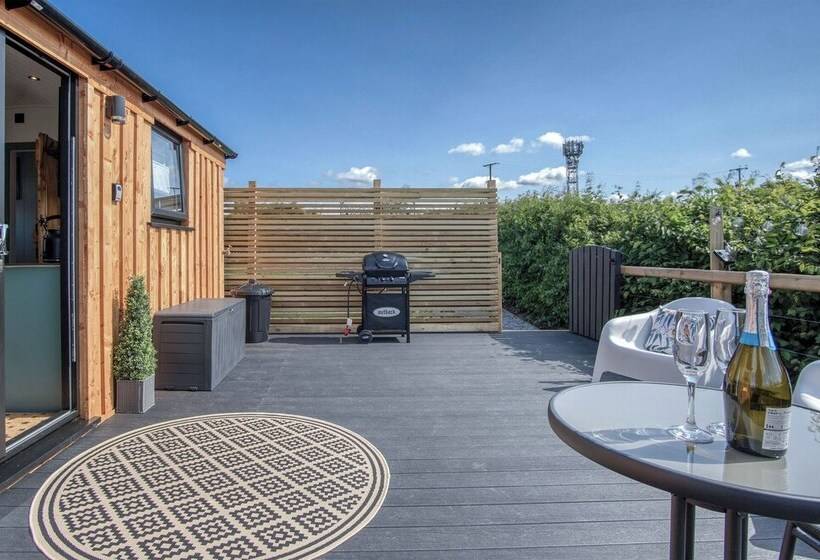 Willows Rest 1 Bed Shepherd S Hut Pentlepoir