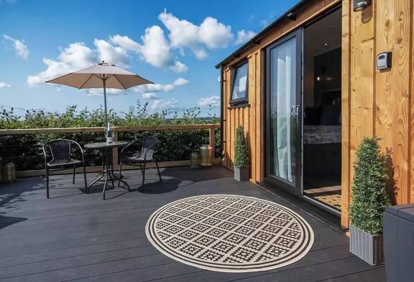 Willows Rest   1 Bed Shepherd S Hut   Pentlepoir