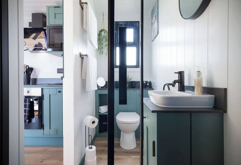 Willows Rest 1 Bed Shepherd S Hut Pentlepoir