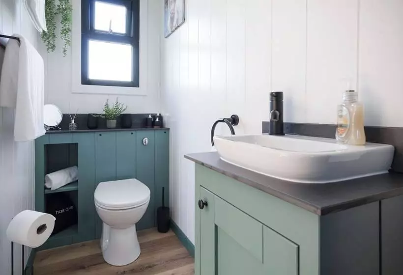 Willows Rest   1 Bed Shepherd S Hut   Pentlepoir