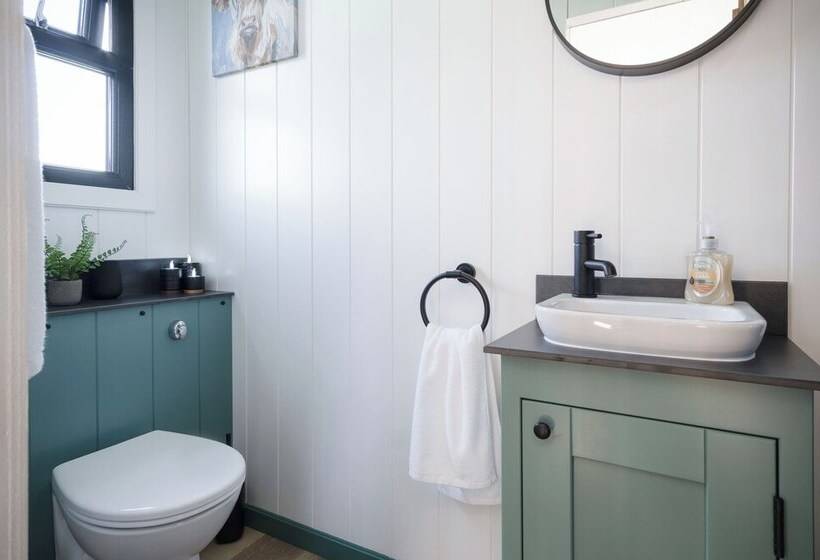 Willows Rest 1 Bed Shepherd S Hut Pentlepoir