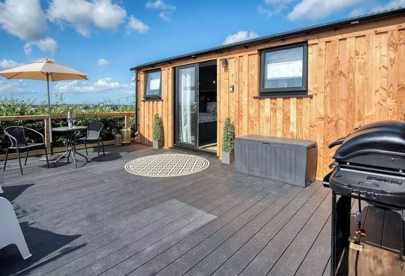 Willows Rest   1 Bed Shepherd S Hut   Pentlepoir