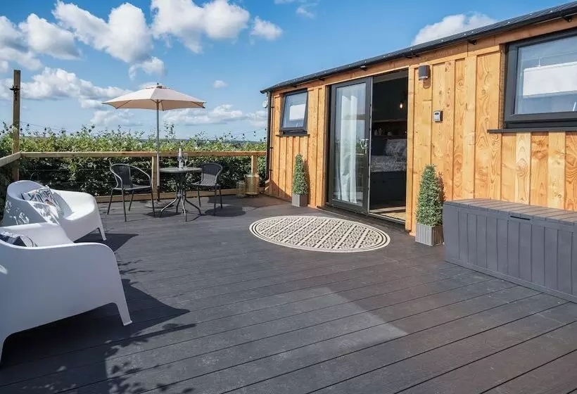 Willows Rest   1 Bed Shepherd S Hut   Pentlepoir