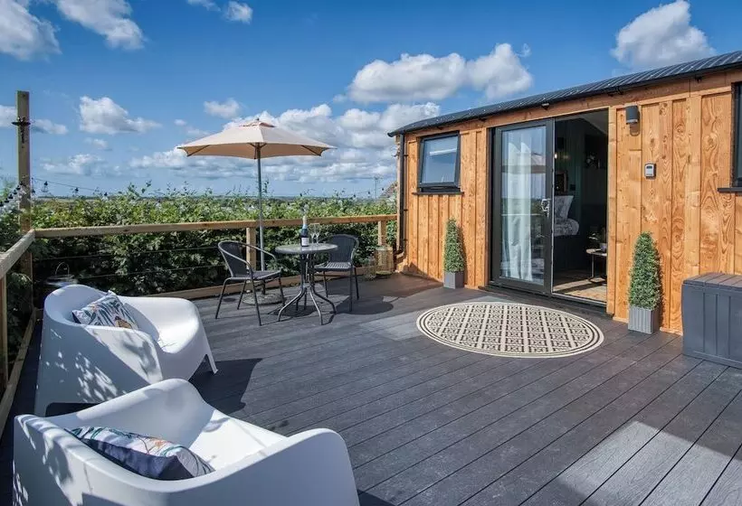 Willows Rest   1 Bed Shepherd S Hut   Pentlepoir