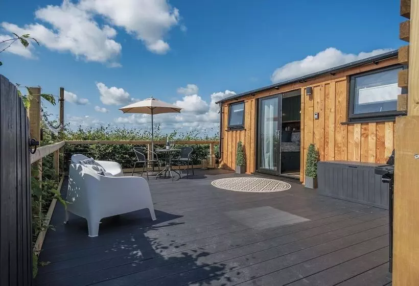 Willows Rest   1 Bed Shepherd S Hut   Pentlepoir