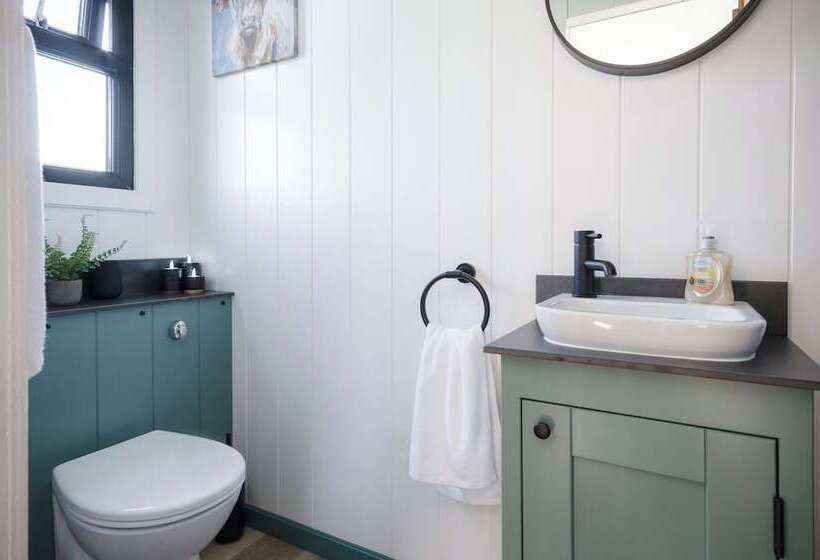 Willows Rest 1 Bed Shepherd S Hut Pentlepoir