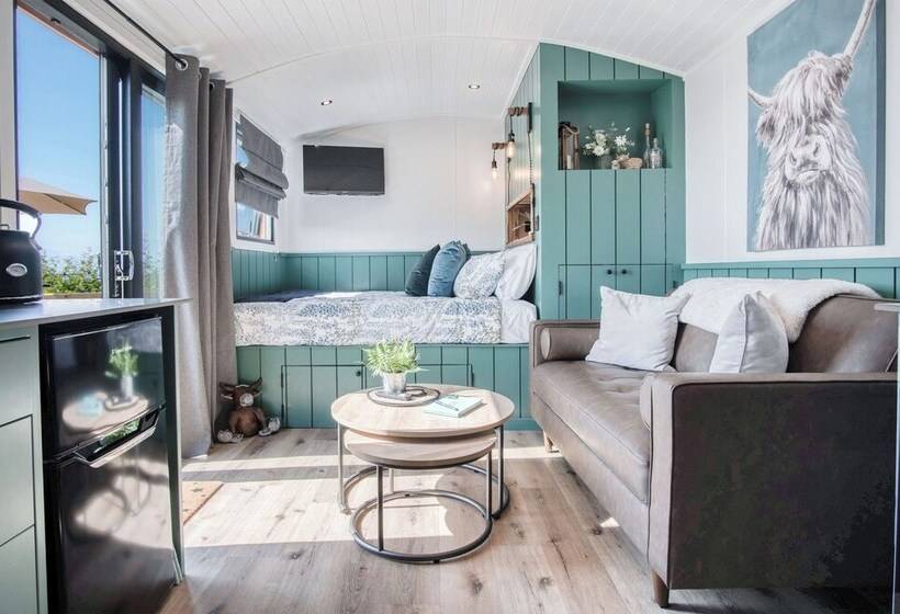 Willows Rest 1 Bed Shepherd S Hut Pentlepoir