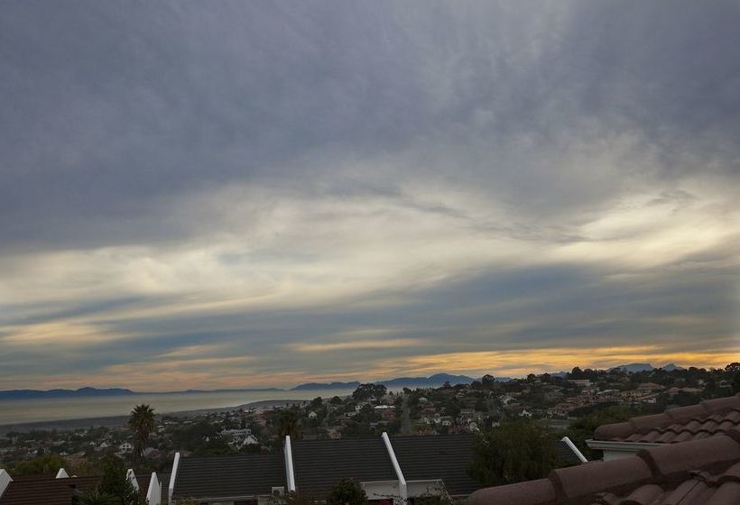 Aqua Vista Guest House