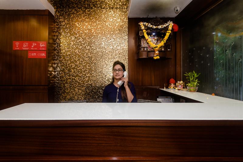 Отель Airport Metro