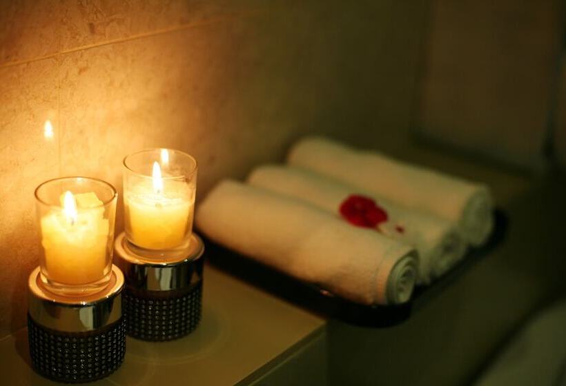 Hotel Ayaana Boutique