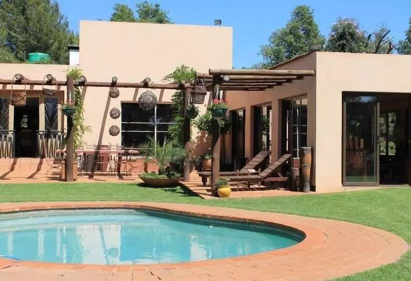 Hotelli Birdsong Guest House