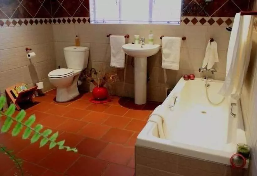 Hotelli Birdsong Guest House