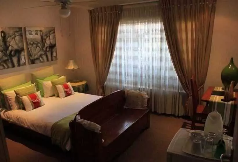 Hotelli Birdsong Guest House