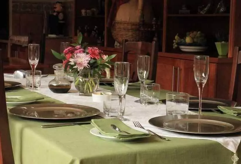 Hotelli Birdsong Guest House