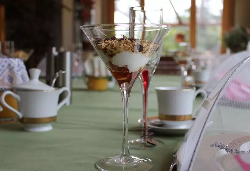 Hotelli Birdsong Guest House